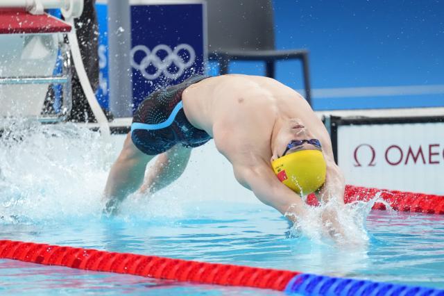 1722221061545016601.jpg 巴黎奥运会丨游泳——男子100米仰泳半决赛赛况XxjpseC009323_20240729_MVPFN0A001.jpg