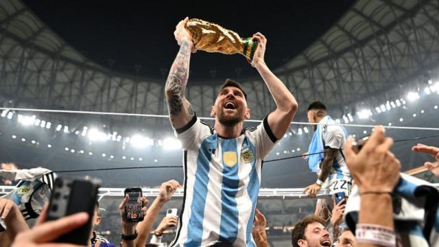 1671550019332059968.jpg _128065943_gettyimages-1450389057.jpg
