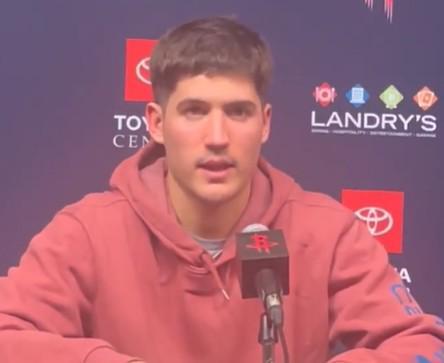 华体会首页-谢泼德:我绝不能做一名攻强守弱的球员,我必须在防守端做出贡献